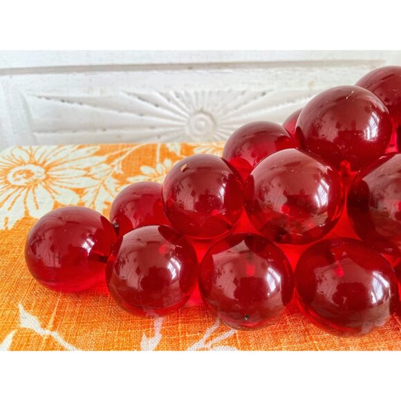 Vintage MCM Large Red Lucite Grapes Sculpture - Picture 7 of 12